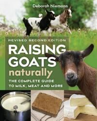 Raising Goats Naturally, 2nd Edition Av Deborah Niemann