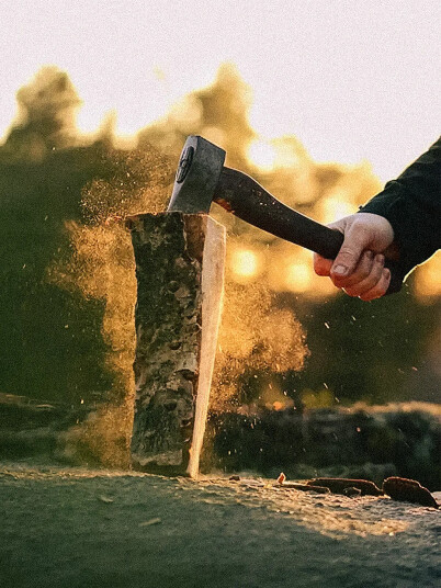 Øyo Vikingøks 32 cm med lærslire - Lett og kompakt turøks Øyo Vikingøks 32 cm med lærslire - Lett og kompakt turøks