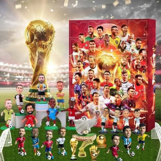 Fotballkalender 2026 – Adventskalender med 24 luker fotballfigurer og minipokaler julegave til fotballfan VM julekalender