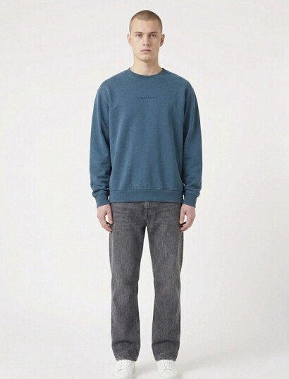 A QUESTION OF Ollie Crewneck Acid Wash   Blue   M