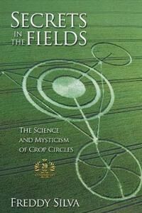 Secrets In The Fields Av Freddy Silva