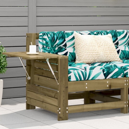 Hagesofa med armlene og sidebord impregnert furu 844882