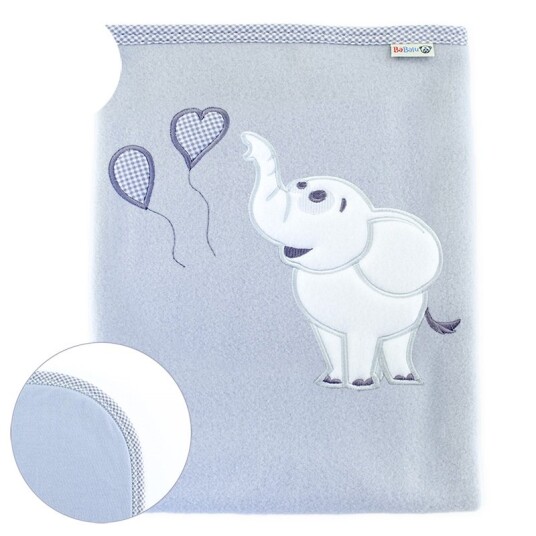 Stort teppe med navn. Elefant med ballonger. grå