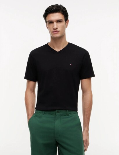 Tommy Hilfiger Essential V Neck Tee Black L Tommy Hilfiger Essential V Neck Tee Black L