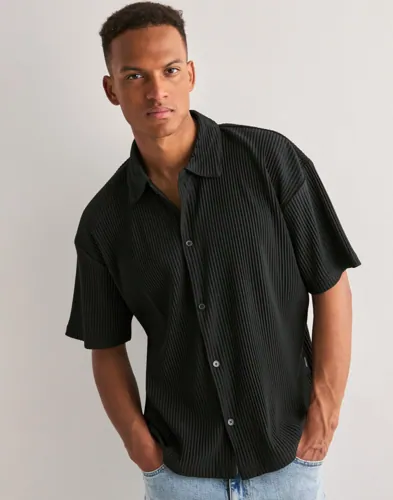 Jack & Jones Jcointerlude Plisse Shirt Ss Kortermede skjorter Svart