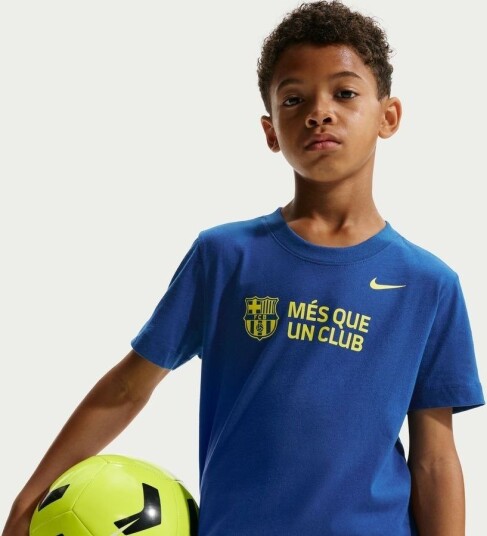 Barcelona T skjorte Club   Blå Barn   Nike størrelse M: 137 147 cm