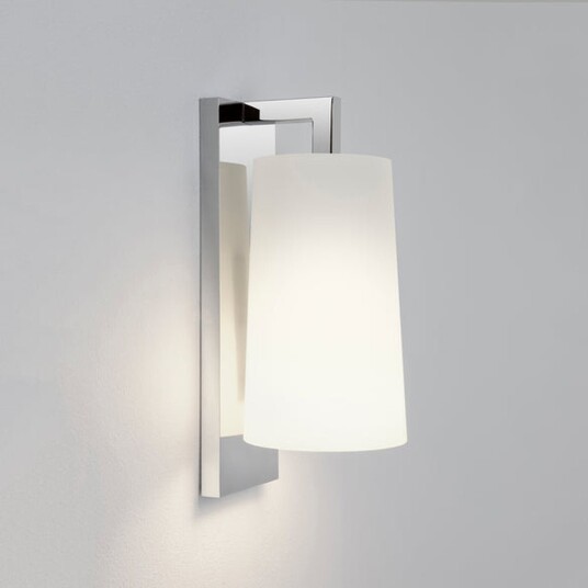 Lago 280 vegglampe IP44 - Krom / Opal Lago 280 vegglampe IP44 - Krom / Opal