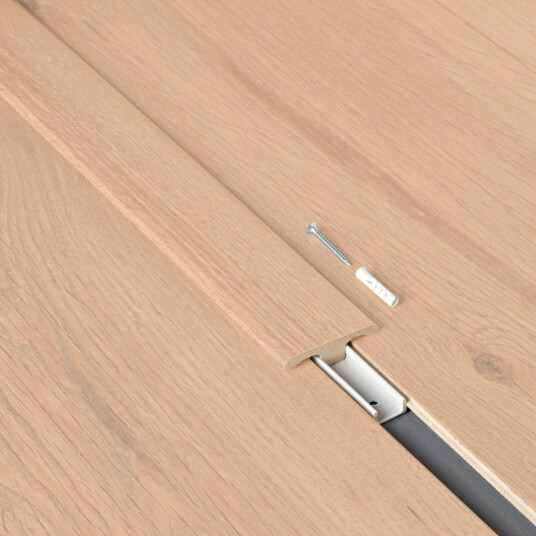 BerryAlloc T-List 2,4m Laminatgulv Rød MDF Dekor Eik