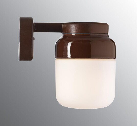 Ifø Ohm 140/205 vegglampe IP44 Brun / Opal Ifø Ohm 140/205 vegglampe IP44 Brun / Opal