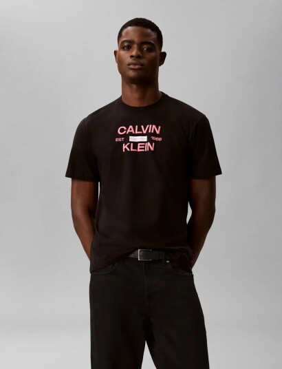 Calvin Klein Jeans Ss 30S Eu Calvinklein Stack Grap   Black   S