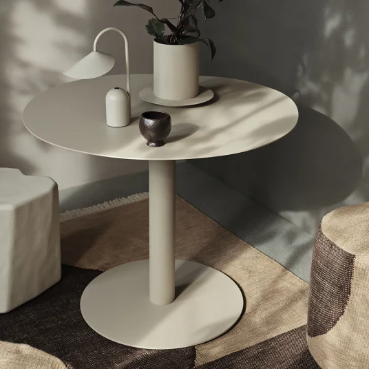 Ferm Living Pond Spisebord Ø88 cm Cashmere Ferm Living Pond Spisebord Ø88 cm Cashmere