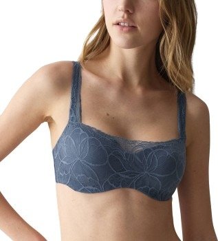 Triumph Body Make Up Illusion Lace Balconet   Blue   90 B