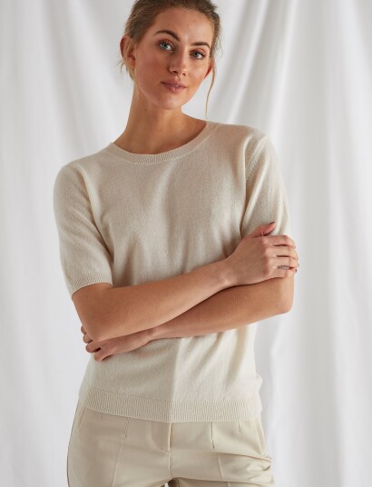 Davida Cashmere T Shirt Oversized Cream L Davida Cashmere T Shirt Oversized Cream L