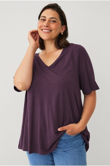 Ellos Plus collection V formet topp Lilla