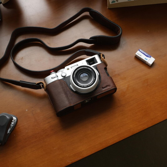 SmallRig 4558 Lærveske til Fujifilm X100VI med Skulderrem SmallRig 4558 Lærveske til Fujifilm X100VI med Skulderrem