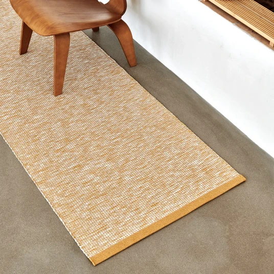 Pappelina Sam teppe 70 x 90 cm Ochre/Fossil Grey