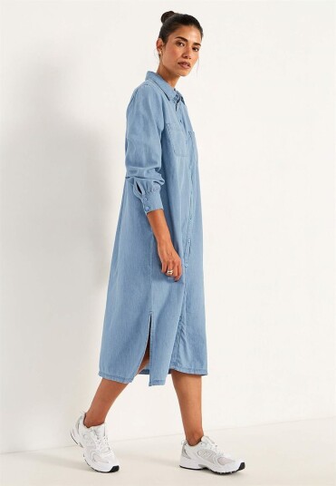 Denimkjole med sidelommer Denimkjole med sidelommer
