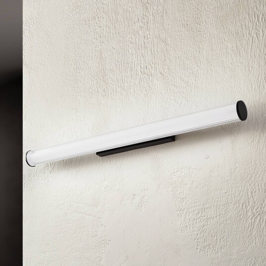 Lindby LED-vegglampe Kirka svart metall IP44 90 cm CCT