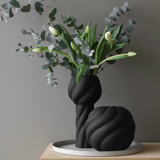 Cooee Design Twist Pillar vase 34 cm svart Cooee Design Twist Pillar vase 34 cm svart