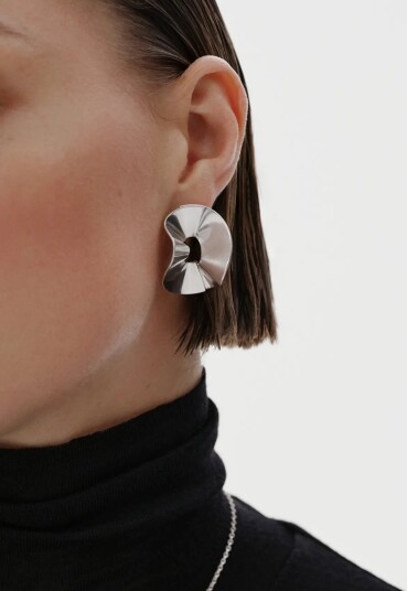 Kalevala Alluring Earrings Round   Silver   
