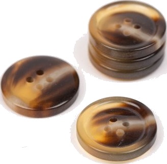 Drops Garnstudio Knapp imitert horn (karamell) 18mm 709 50 stk Drops Garnstudio Knapp imitert horn (karamell) 18mm 709 50 stk