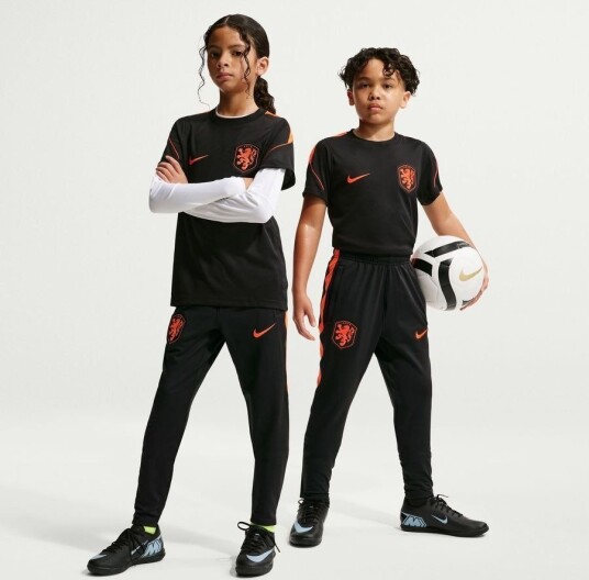 Holland Treningsbukser Dri fit Strike World Cup 2026   Svart/hyper Crimson Barn   Nike størrelse L: 147 158 cm