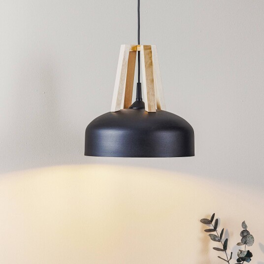SOLLUX LIGHTING Hengelampe North med naturtre svart skjerm