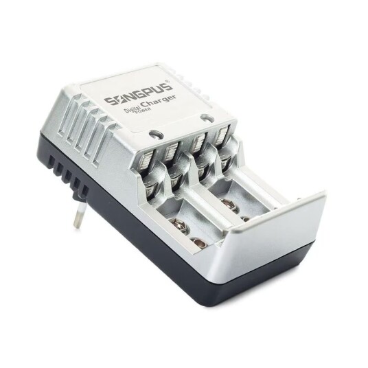 4x Batterilader AA, AAA & 9V Batterier 4x Batterilader AA, AAA & 9V Batterier