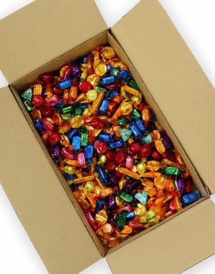 GIGANTISK Eske med Quality Street Sjokolade og Toffee 5.8 kg