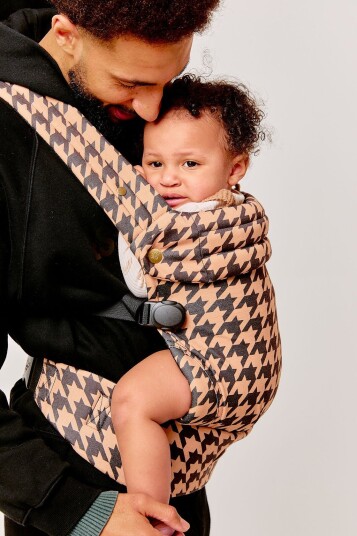 Bizzi Growin Nomad Air Baby Carrier Multi Bizzi Growin Nomad Air Baby Carrier Multi
