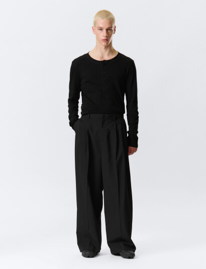 Weekday Nate Loose Fit Pleated Suit Trousers Black 44