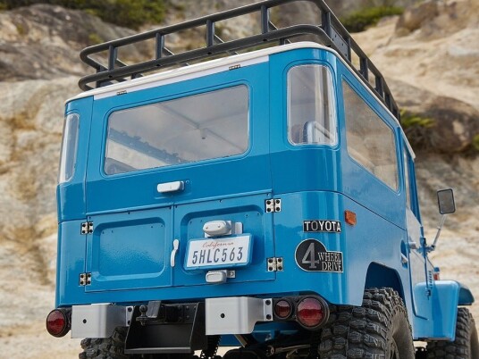 FMS Toyota FJ40 1/10 4x4 Crawler RTR Blue FMS Toyota FJ40 1/10 4x4 Crawler RTR Blue
