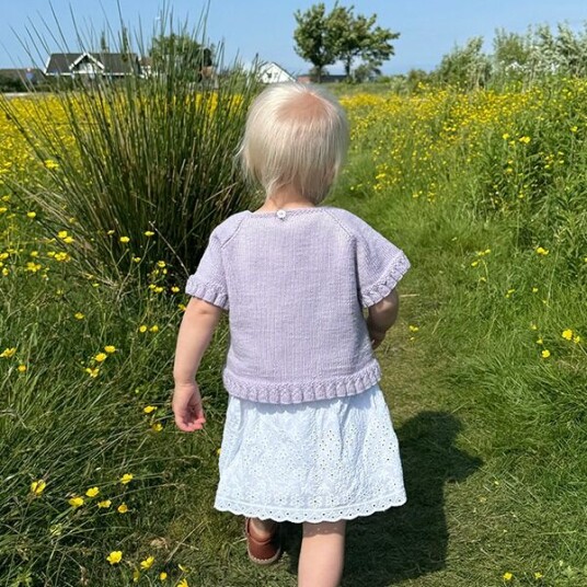 Bluum Strikk Topp Blåklokke til barn garnpakke i Soft Merino Ull Bluum Strikk Topp Blåklokke til barn garnpakke i Soft Merino Ull