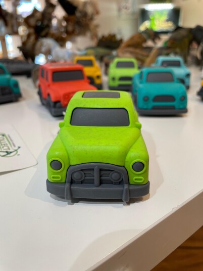 Geng Feng Toy Cars Bioplastic Geng Feng Toy Cars Bioplastic