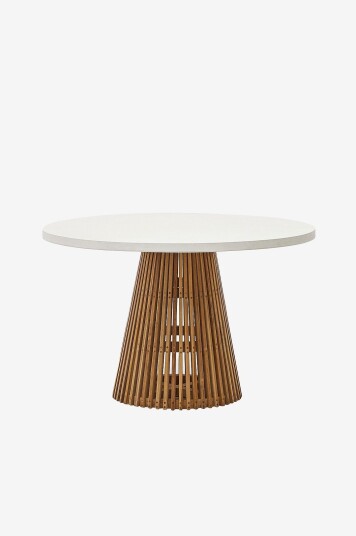 Kave Home Alcaufar rundt utendørsbord i massivt teak og hvit sement Ø 120 cm Hvit Kave Home Alcaufar rundt utendørsbord i massivt teak og hvit sement Ø 120 cm Hvit