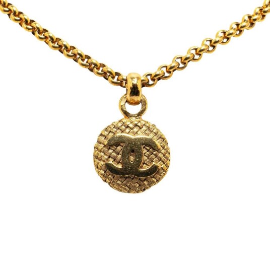 Pre-owned Chanel Gold Plated CC Round Pendant Necklace Gold