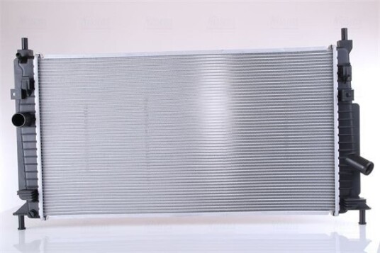 Radiator NISSENS 68520