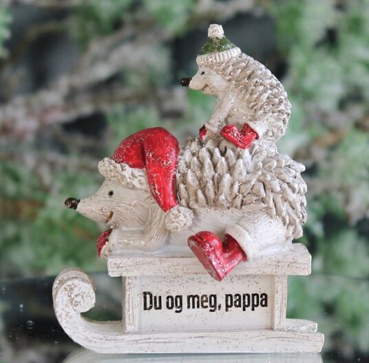 Julefigur pinnsvin med tekste "Du og meg pappa"