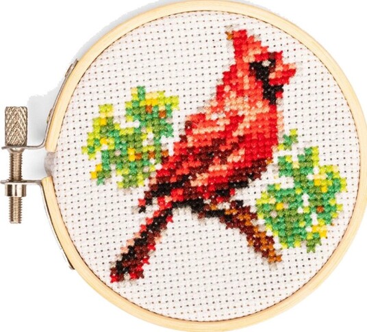Kikkerland Mini Broderisett Kardinalmotiv 9 cm inkl. mønster nål tråd og ramme