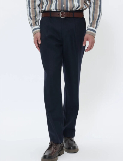Matinique Maweller Pleat Pant - Navy - 46 x 87 Matinique Maweller Pleat Pant - Navy - 46 x 87