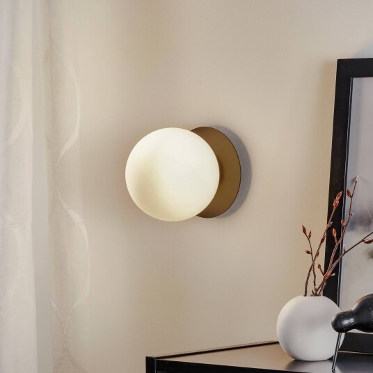 EMIBIG LIGHTING Vegglampe Minerva K1 med svart metallkant