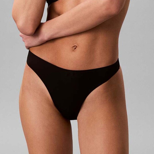 Calvin Klein Perfectly Fit Ultralight stringtruse svart  S 