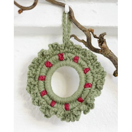 Drops Garnstudio Winterberry by DROPS Design Julekrans Hekleoppskrift 8,5 cm