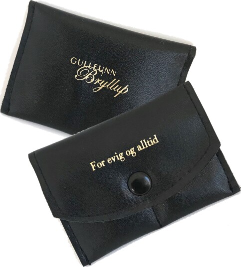 Alexander Giftering pouch