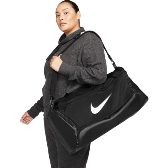Nike Brasilia Medium Duffel Bag, treningsbag BLACK/BLACK/WHITE Nike Brasilia Medium Duffel Bag, treningsbag BLACK/BLACK/WHITE
