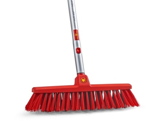Wolf-Garten Multi-Star Street Broom Sb 400 M + Ash Wood Handle Zm 140 Set (Red/Wood, 37Cm)