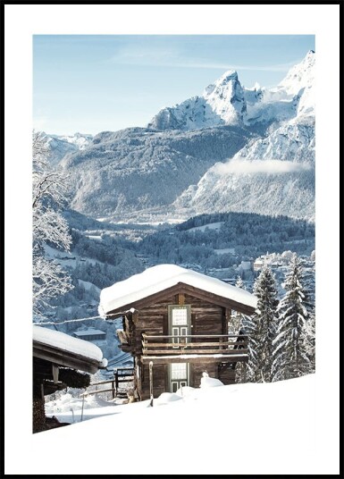 Quaint Snowy Cabin in Alpine Landscape Plakat Plakat / 21x30cm Quaint Snowy Cabin in Alpine Landscape Plakat Plakat / 21x30cm