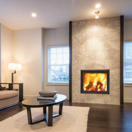 M-Design Interra 74 svart gasspeis med et glass - rett vegg