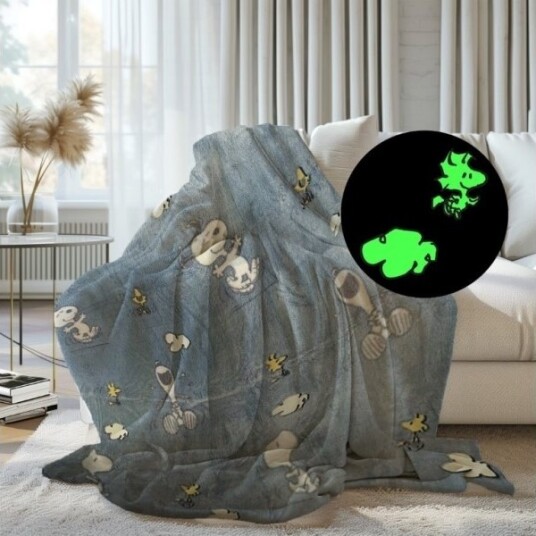 Kanguru Radiserne Glow In Dark Plaid / Tæppe 130 X 150 Cm Kanguru Radiserne Glow In Dark Plaid / Tæppe 130 X 150 Cm