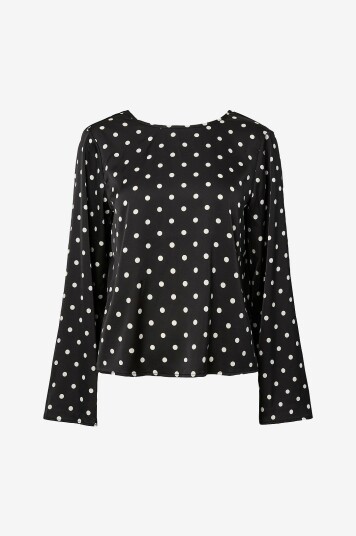 pieces Bluse pcjYtta LS Satin Wvn D2d Svart pieces Bluse pcjYtta LS Satin Wvn D2d Svart